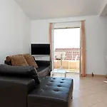 Domo Apartment *