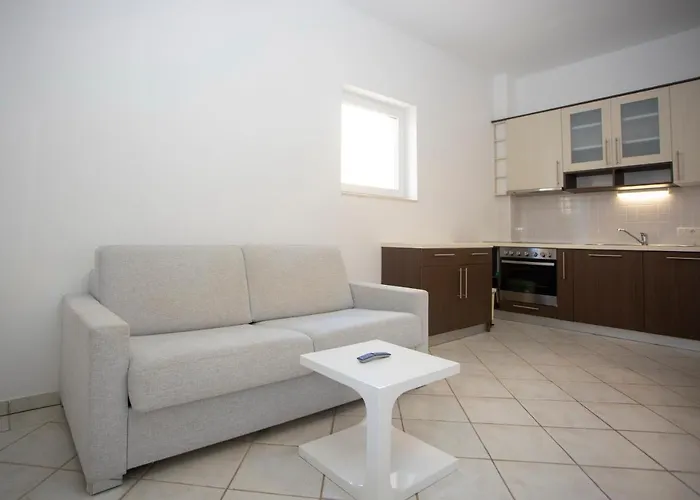 Domo * מאקרסקה