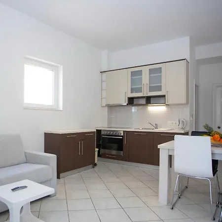 Domo * Макарська